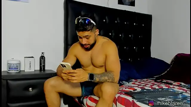 mikeblaree online show from March 2026 07:57:02 PM