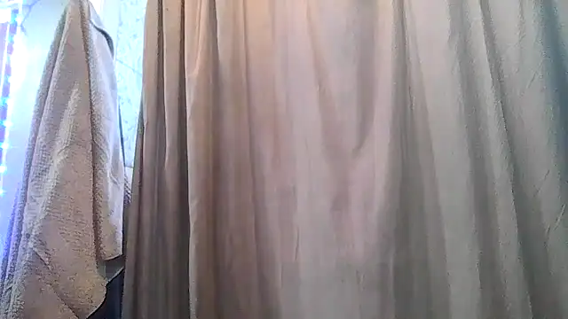 ShysluutGia online show from April 2026 09:30:02 PM