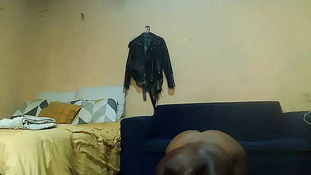 01applebottom online show from October 2025 02:32:02 PM