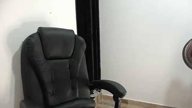 Snapshot of StephyJones1 chatting on January 2026 05:04:01 PM StephyJones1 online show from January 2026 05:04:01 PM