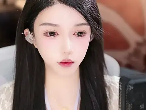 Snapshot of vv-77 chatting on November 2025 05:55:02 PM vv-77 online show from November 2025 05:55:02 PM