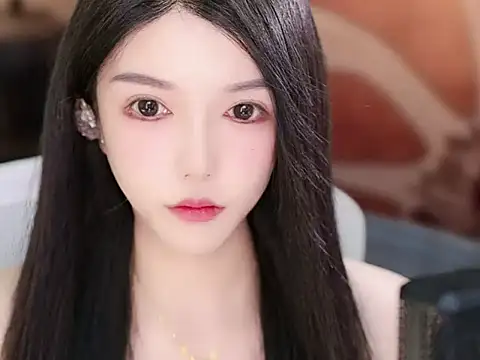 Snapshot of vv-77 chatting on November 2025 05:24:02 PM vv-77 online show from November 2025 05:24:02 PM