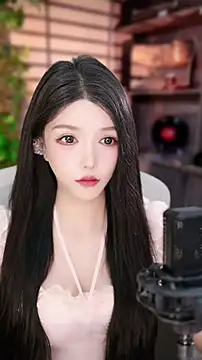 Snapshot of vv-77 chatting on November 2025 06:10:02 PM vv-77 online show from November 2025 06:10:02 PM