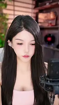 Snapshot of vv-77 chatting on November 2025 05:48:01 PM vv-77 online show from November 2025 05:48:01 PM