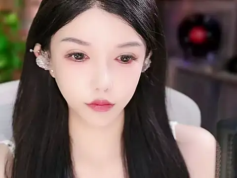 Snapshot of vv-77 chatting on November 2025 06:23:02 PM vv-77 online show from November 2025 06:23:02 PM