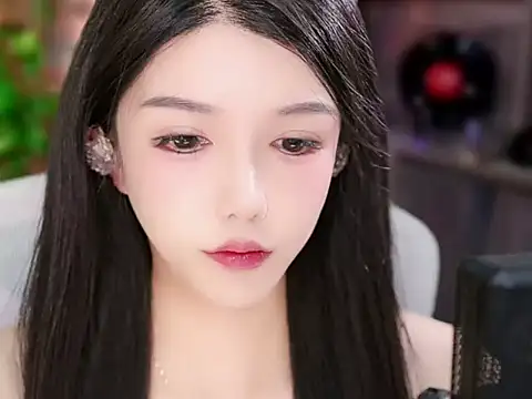 Snapshot of vv-77 chatting on December 2025 05:52:02 PM vv-77 online show from December 2025 05:52:02 PM