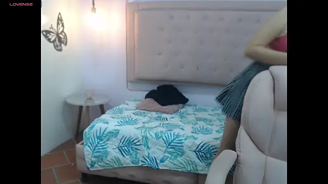 honnielane online show from February 2025 12:25:02 PM