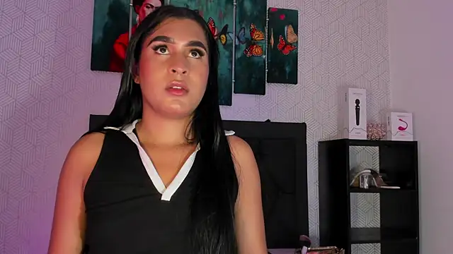 Snapshot of Selena_fox7 chatting on October 2025 04:16:01 AM Selena fox7 online show from October 2025 04:16:01 AM