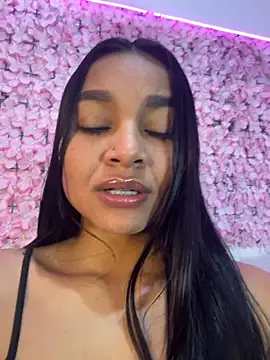 Lynda Bonnie online show from November 2025 02:28:02 AM