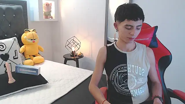 MaikyCooper online show from March 2025 04:32:01 AM