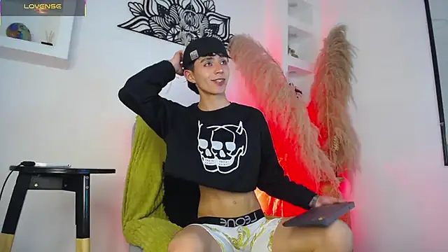 MaikyCooper online show from September 2025 08:20:02 PM