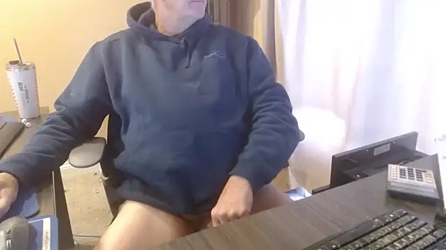 olderandwiser2 online show from December 2025 03:07:01 PM