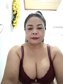 Baby-bigtits2024 online show from March 2025 12:55:01 PM