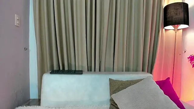 Snapshot of MiaHertz chatting on March 2025 11:58:02 PM MiaHertz online show from March 2025 11:58:02 PM