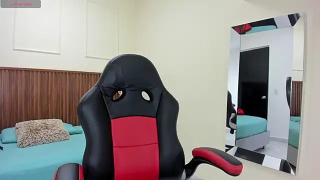 Snapshot of MELINAMARTINS chatting on October 2025 07:35:02 PM MELINAMARTINS online show from October 2025 07:35:02 PM