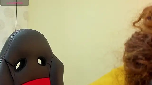 Snapshot of MELINAMARTINS chatting on November 2025 12:40:02 PM MELINAMARTINS online show from November 2025 12:40:02 PM