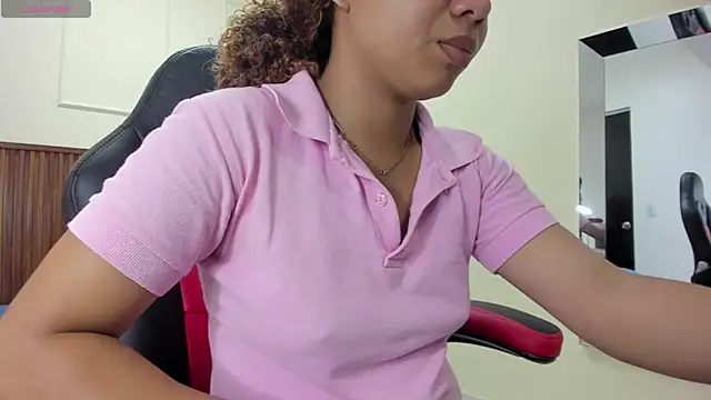 Snapshot of MELINAMARTINS chatting on November 2025 07:14:01 PM MELINAMARTINS online show from November 2025 07:14:01 PM