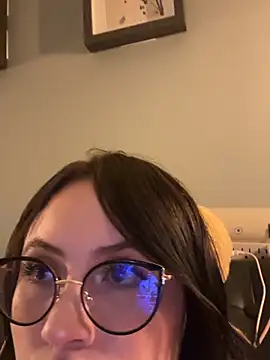 Snapshot of ValentinaOrtiz3 chatting on April 2026 03:21:02 AM ValentinaOrtiz3 online show from April 2026 03:21:02 AM