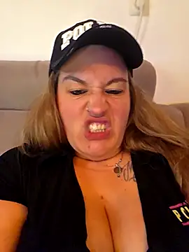 Snapshot of justtess chatting on February 2026 07:18:01 PM justtess online show from February 2026 07:18:01 PM