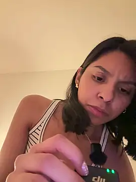 Snapshot of Valeedoll chatting on March 2026 04:18:02 AM Valeedoll online show from March 2026 04:18:02 AM