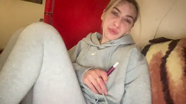 sarrah rossy online show from February 2025 07:58:02 PM