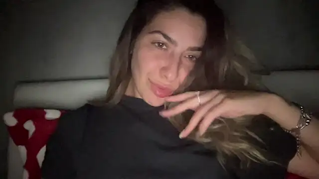 sarrah rossy online show from October 2025 09:27:01 PM