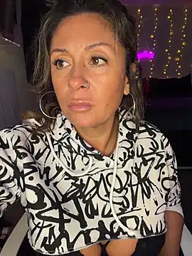 bossyroxy84 online show from November 2025 12:54:01 AM