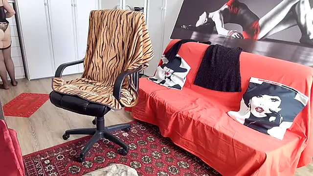 Chanel Noire online show from February 2026 01:44:01 PM