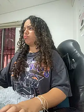 Snapshot of Anitta_bell chatting on February 2025 01:15:02 PM Anitta bell online show from February 2025 01:15:02 PM