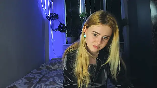 Alexa Pirs online show from February 2025 01:01:01 PM