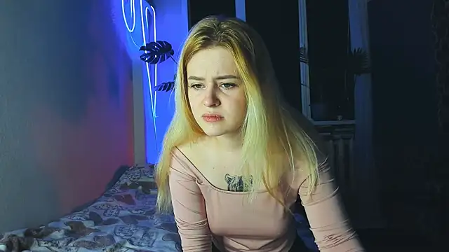 Alexa Pirs online show from February 2025 02:44:02 PM