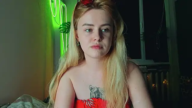 Alexa Pirs online show from March 2025 11:35:02 PM