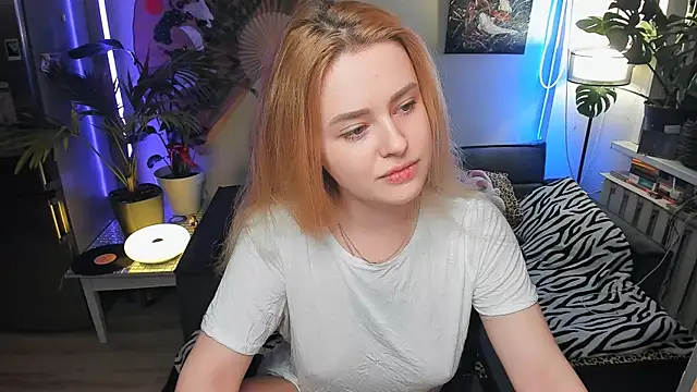 Alexa Pirs online show from December 2025 09:12:02 PM