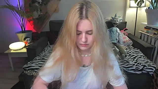 Alexa Pirs online show from July 2026 04:35:02 PM