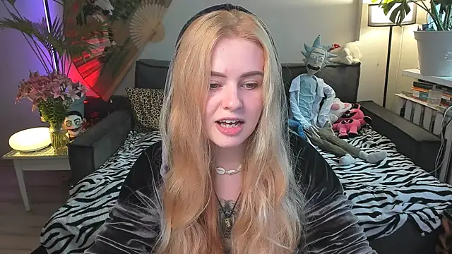 Alexa Pirs online show from July 2026 02:20:01 PM