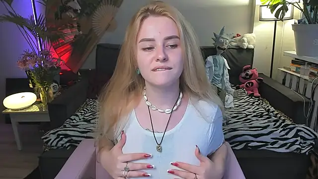 Alexa Pirs online show from July 2026 05:06:02 PM