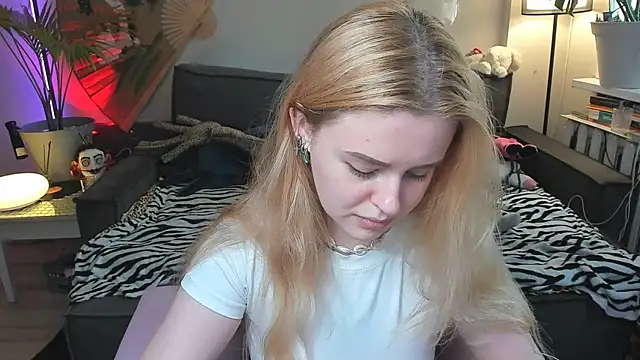 Alexa Pirs online show from July 2026 03:00:02 PM