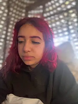 Snapshot of Scarlett-LS chatting on March 2025 12:28:01 PM Scarlett-LS online show from March 2025 12:28:01 PM