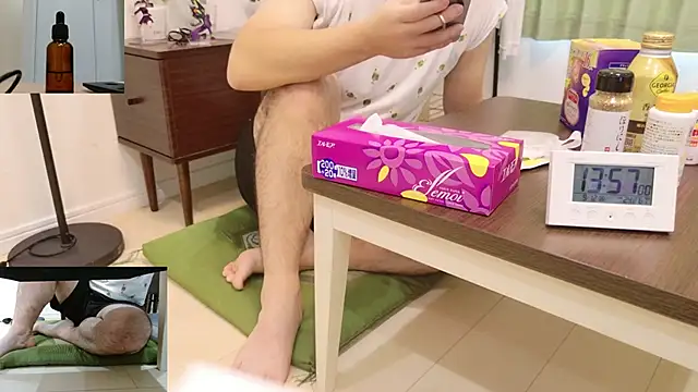 Snapshot of YARASERO-kun chatting on September 2025 04:56:01 AM YARASERO-kun online show from September 2025 04:56:01 AM