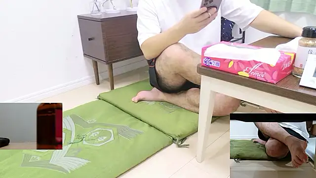 Snapshot of YARASERO-kun chatting on September 2025 12:53:01 PM YARASERO-kun online show from September 2025 12:53:01 PM