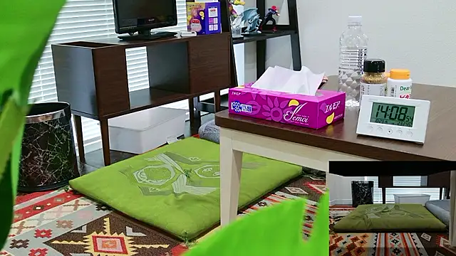 Snapshot of YARASERO-kun chatting on October 2025 05:10:01 AM YARASERO-kun online show from October 2025 05:10:01 AM