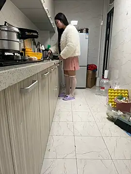 Snapshot of jinj-a chatting on February 2025 10:04:01 AM jinj-a online show from February 2025 10:04:01 AM