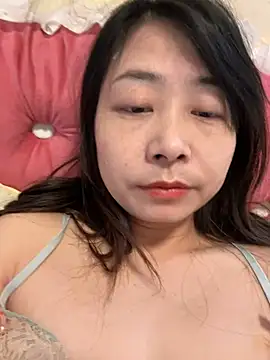 Snapshot of jinj-a chatting on March 2025 03:22:01 AM jinj-a online show from March 2025 03:22:01 AM