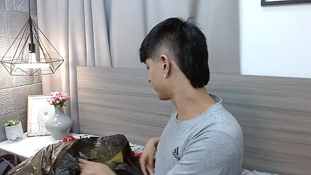 Estiv18  online show from February 2025 12:21:01 AM