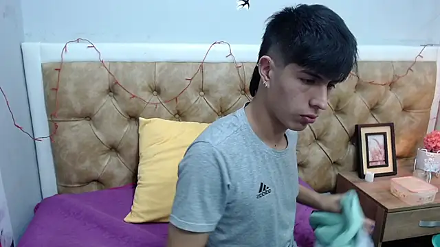 Estiv18  online show from February 2025 03:25:02 AM