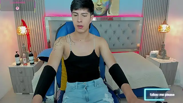 Estiv18  online show from November 2025 11:43:02 PM