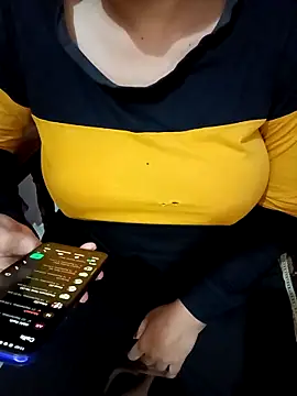 Snapshot of Mannat-222 chatting on November 2025 06:18:01 PM Mannat-222 online show from November 2025 06:18:01 PM