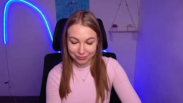 Snapshot of Dana_flowers chatting on November 2025 06:35:02 AM Dana flowers online show from November 2025 06:35:02 AM