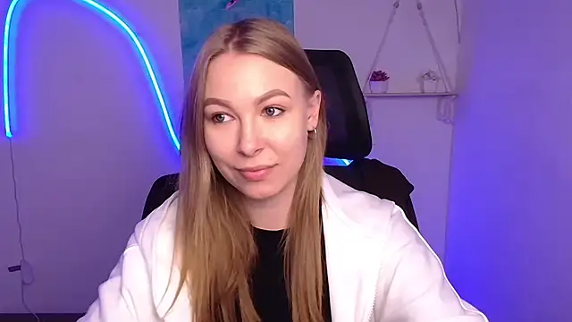 Snapshot of Dana_flowers chatting on November 2025 06:36:02 AM Dana flowers online show from November 2025 06:36:02 AM