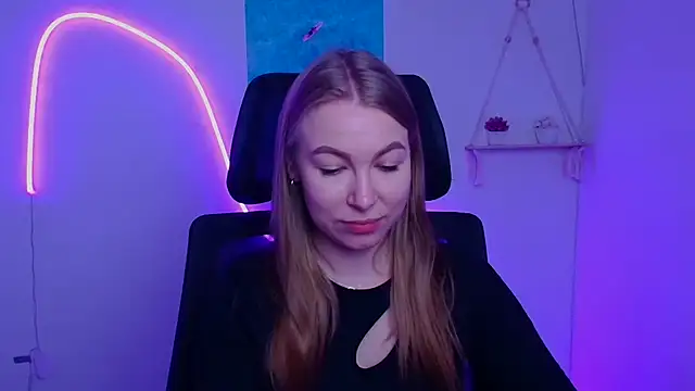 Snapshot of Dana_flowers chatting on December 2025 06:33:02 AM Dana flowers online show from December 2025 06:33:02 AM